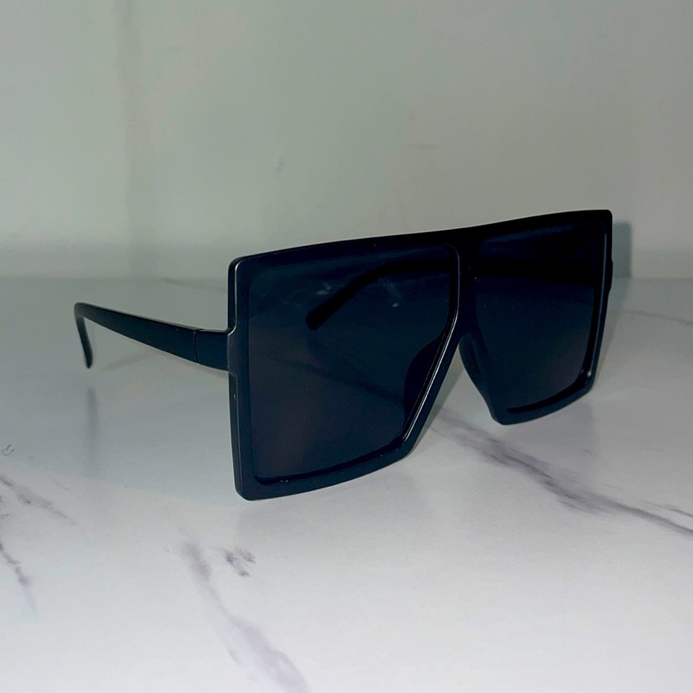 NEW Oversized square shield black sunglasses